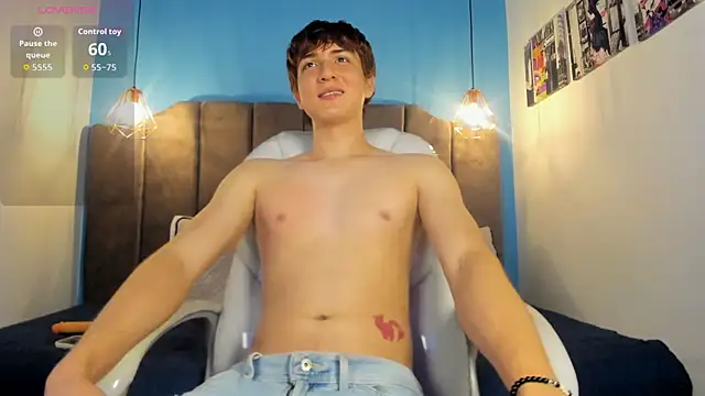 Snapshot of Oscar_and_dani chatting on 15, 1, 2026 Oscar and dani online show from 15, 1, 2026