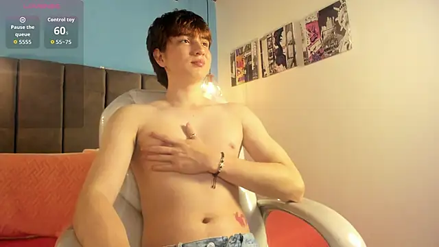 Snapshot of Oscar_and_dani chatting on 5, 2, 2026 Oscar and dani online show from 5, 2, 2026