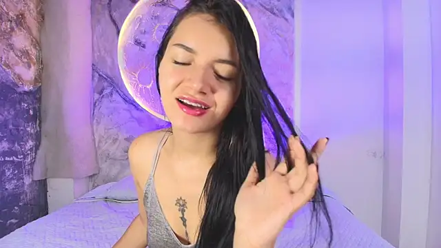 Snapshot of RoxanaBorns_ chatting on 9, 10, 2025 RoxanaBorns  online show from 9, 10, 2025