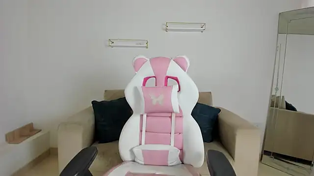 april smiith online show from 12, 2, 2026