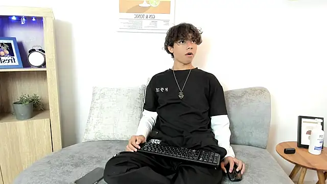 Snapshot of Honeymoon_sariel chatting on 10, 9, 2025 Honeymoon sariel online show from 10, 9, 2025