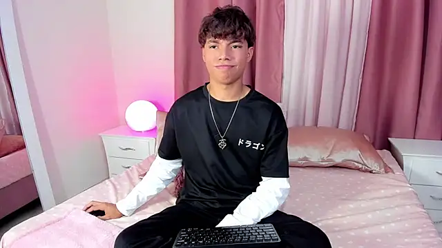 Snapshot of Honeymoon_sariel chatting on 14, 11, 2025 Honeymoon sariel online show from 14, 11, 2025