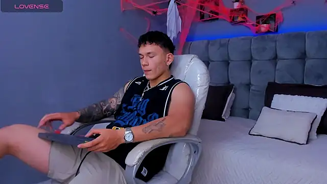 Thomas moon online show from 13, 10, 2025