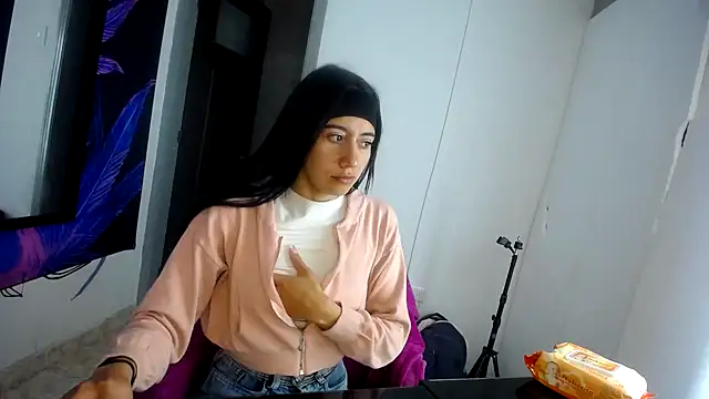 Madow Lu online show from 17, 10, 2025