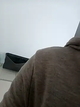 Elowen Clark online show from 1, 10, 2025