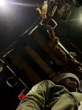 Snapshot of meralund9inch chatting on 14, 2, 2026 meralund9inch online show from 14, 2, 2026