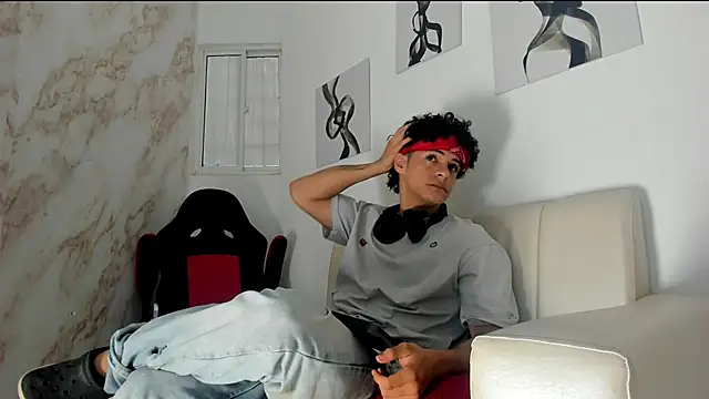 Snapshot of mikey_banji chatting on 12, 10, 2025 mikey banji online show from 12, 10, 2025