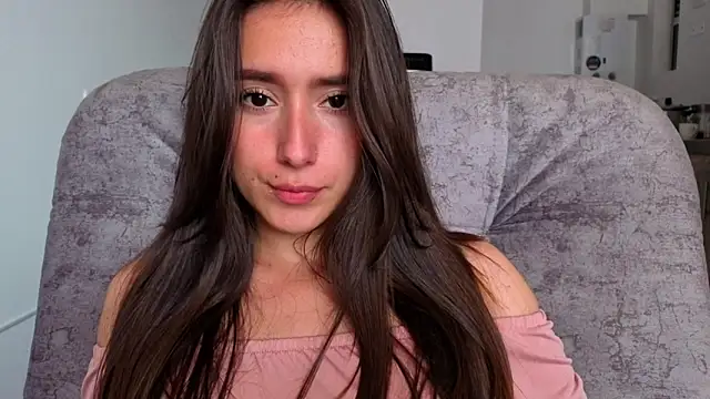 Snapshot of Adhara_Kitten chatting on 18, 4, 2026 Adhara Kitten online show from 18, 4, 2026