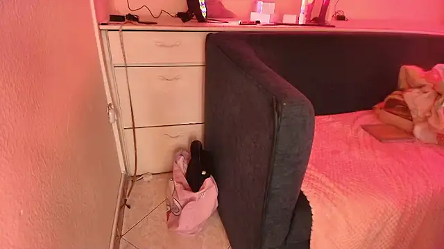 Terraelowen online show from 10, 10, 2025