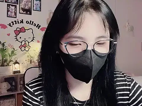 Snapshot of keelinnn19 chatting on 15, 12, 2025 keelinnn19 online show from 15, 12, 2025