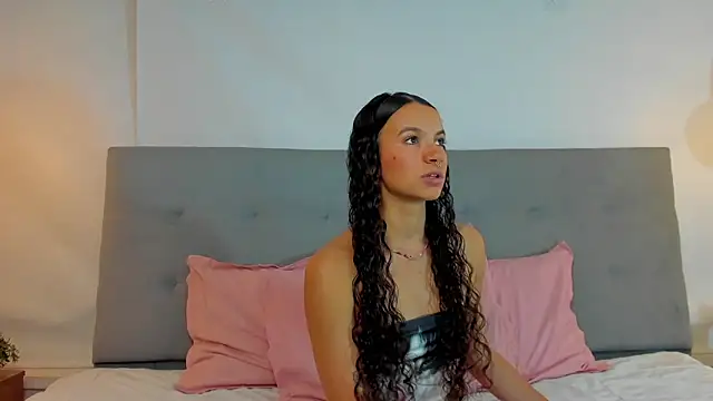 Luna Claire online show from 24, 9, 2025