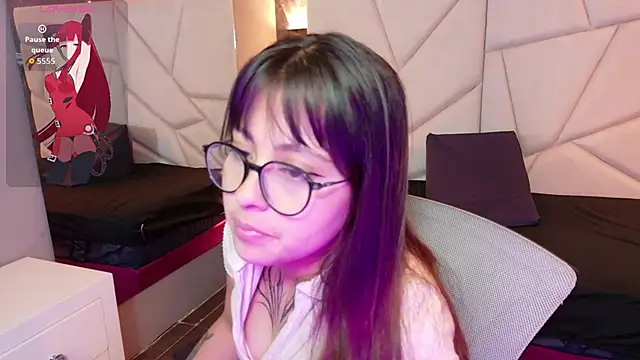 sophiaa 7 online show from 7, 10, 2025