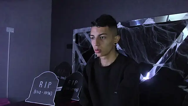 NickandAbby  online show from 25, 10, 2025