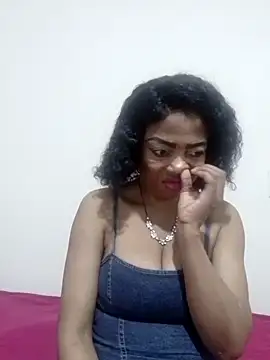 Snapshot of SEXYMOANSXX chatting on 2, 10, 2025 SEXYMOANSXX online show from 2, 10, 2025