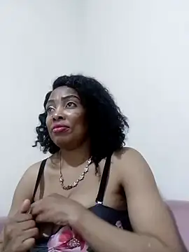 Snapshot of SEXYMOANSXX chatting on 4, 10, 2025 SEXYMOANSXX online show from 4, 10, 2025