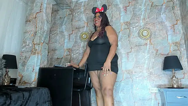 Snapshot of aranzzalatin chatting on 12, 9, 2025 aranzzalatin online show from 12, 9, 2025