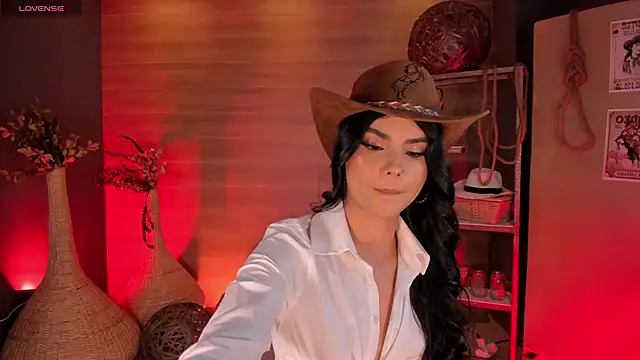 MiaLaurence online show from 20, 10, 2025