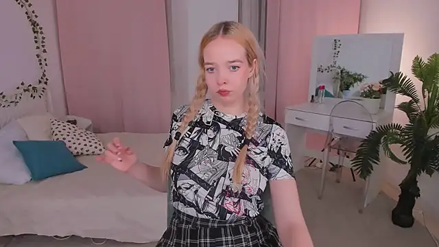 BellaMontgomery online show from 11, 10, 2025