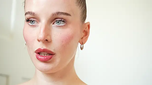 Snapshot of ellaa91 chatting on 31, 10, 2025 ellaa91 online show from 31, 10, 2025