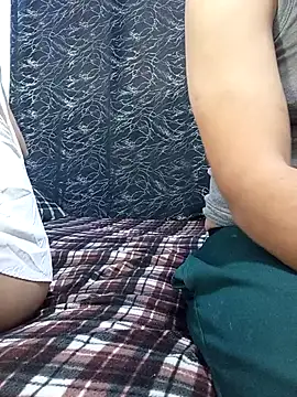 Snapshot of hot-twin chatting on 6, 11, 2025 hot-twin online show from 6, 11, 2025