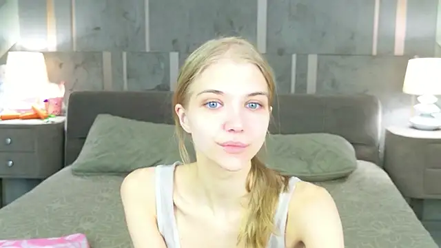 4example Chloe online show from 3, 4, 2026