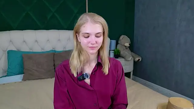 Snapshot of 4example_Chloe chatting on 14, 7, 2026 4example Chloe online show from 14, 7, 2026