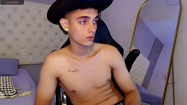 Snapshot of nathan_shimmer chatting on 3, 5, 2026 nathan shimmer online show from 3, 5, 2026