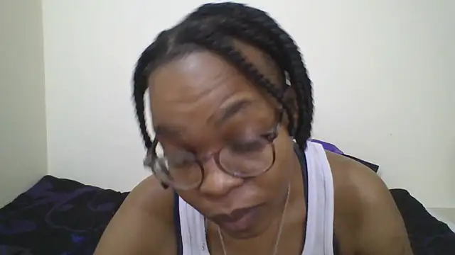 Snapshot of Miss-Hennessy chatting on 8, 9, 2025 Miss-Hennessy online show from 8, 9, 2025