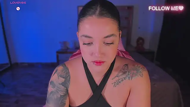 lunaarose online show from 2, 12, 2025