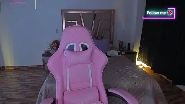 lunaarose online show from 25, 3, 2026