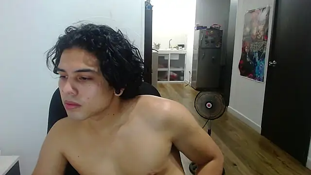 Snapshot of Liamrides chatting on 3, 10, 2025 Liamrides online show from 3, 10, 2025