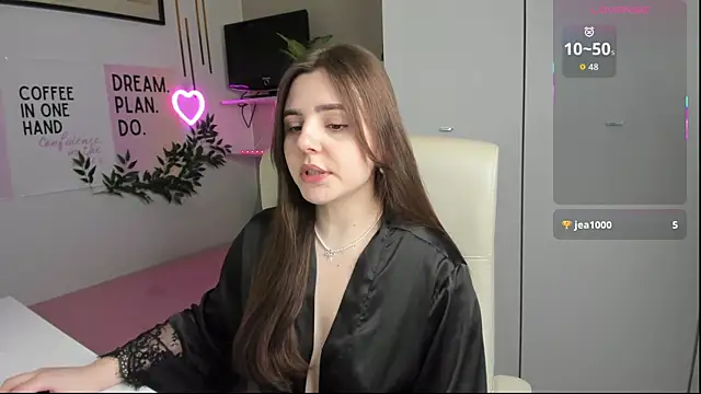 LiaWoow online show from 13, 9, 2025