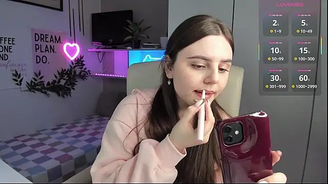 LiaWoow online show from 29, 9, 2025