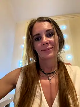 LucieMack online show from 11, 9, 2025