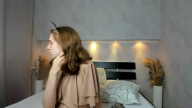 Camilla Kelly online show from 15, 9, 2025