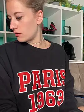 Snapshot of TheRealJessyLey chatting on 18, 9, 2025 TheRealJessyLey online show from 18, 9, 2025