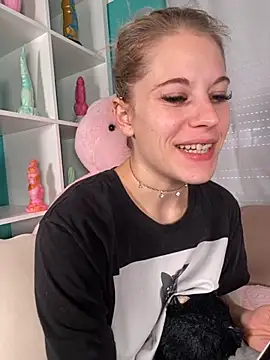 Snapshot of TheRealJessyLey chatting on 5, 10, 2025 TheRealJessyLey online show from 5, 10, 2025