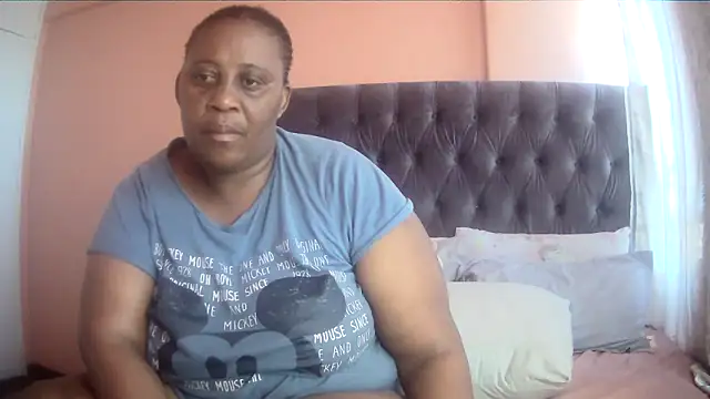 HUGEASSXXXXX online show from 4, 2, 2026