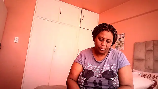 HUGEASSXXXXX online show from 3, 7, 2026