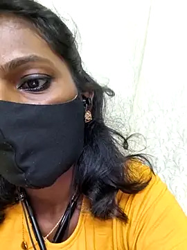 Snapshot of Honey_rosetamil chatting on 4, 5, 2026 Honey rosetamil online show from 4, 5, 2026