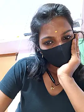 Snapshot of Honey_rosetamil chatting on 18, 5, 2026 Honey rosetamil online show from 18, 5, 2026