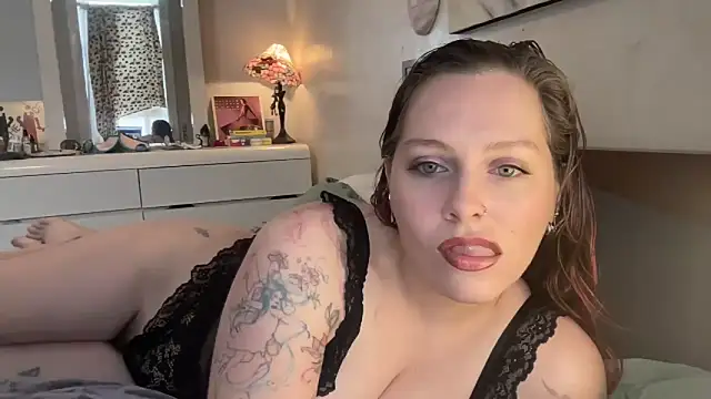 strawberrylemonadexoxo online show from 29, 10, 2025