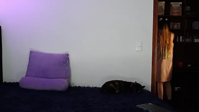 karlamoon23 online show from 8, 11, 2025