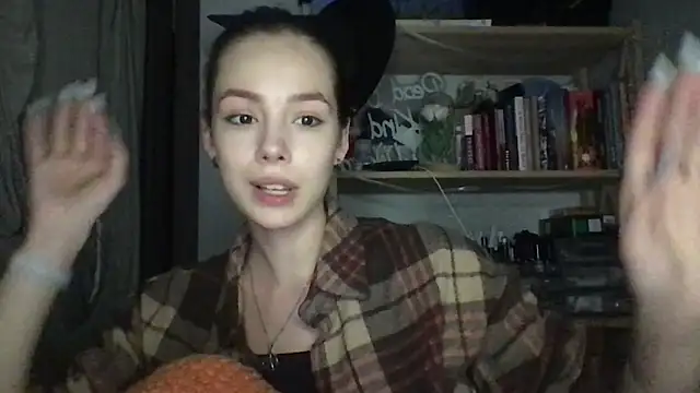 Snapshot of Yuna5343 chatting on 22, 9, 2025 Yuna5343 online show from 22, 9, 2025