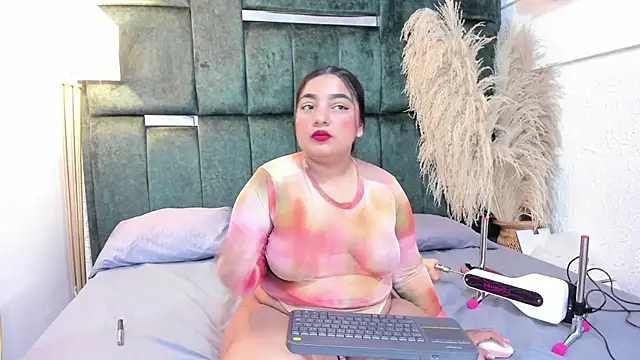 Chloe jackson25 online show from 18, 2, 2026