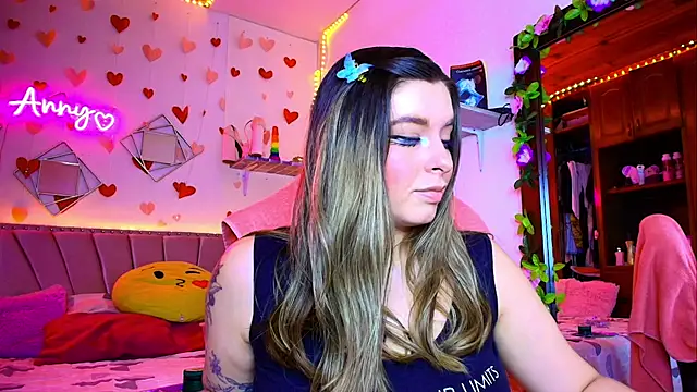 Snapshot of Anny_Hurtado chatting on 24, 9, 2025 Anny Hurtado online show from 24, 9, 2025