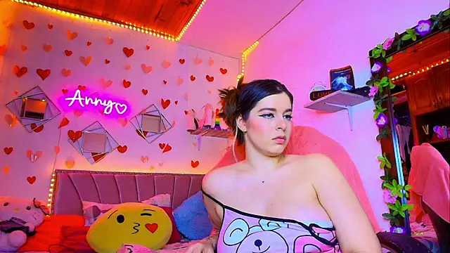 Snapshot of Anny_Hurtado chatting on 28, 9, 2025 Anny Hurtado online show from 28, 9, 2025