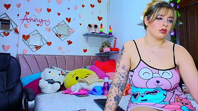 Snapshot of Anny_Hurtado chatting on 22, 11, 2025 Anny Hurtado online show from 22, 11, 2025