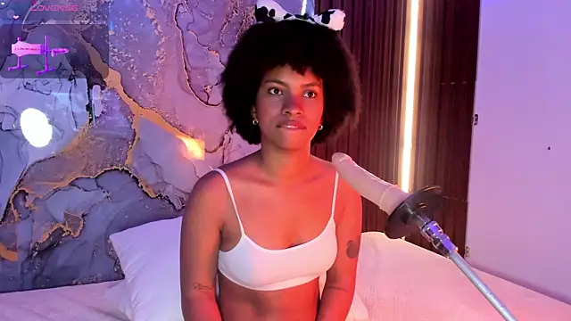 Lolalewis777 online show from 5, 10, 2025