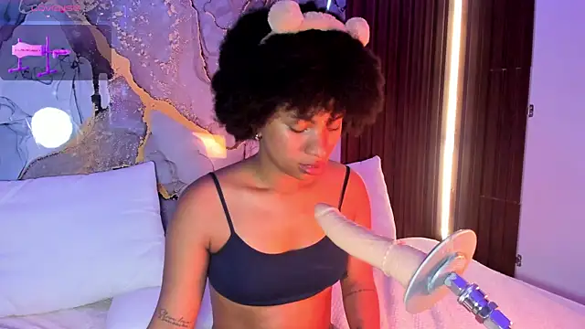 Lolalewis777 online show from 9, 10, 2025